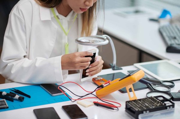 Réparation de smartphones, résoudre les problèmes d'écran cassé