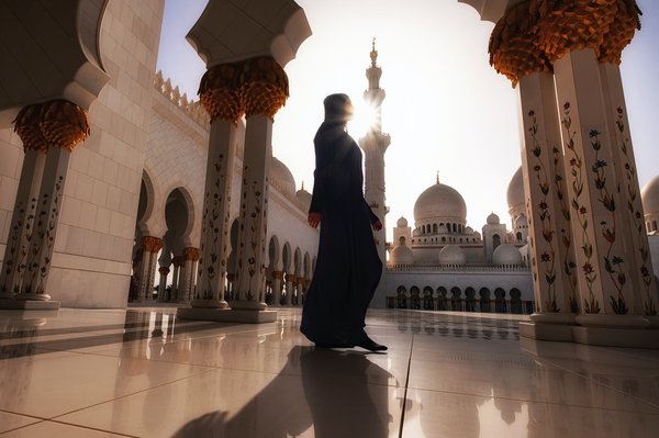 Abaya ou burkini : les différences entre ces vêtements