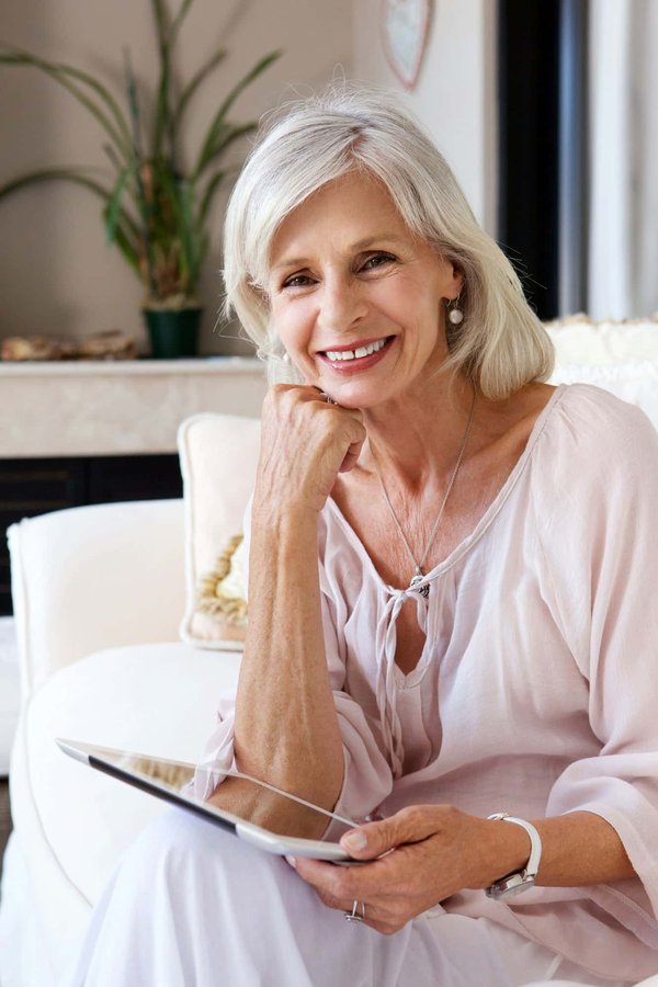 Rencontre femme senior célibataire : l'amour après 50 ans